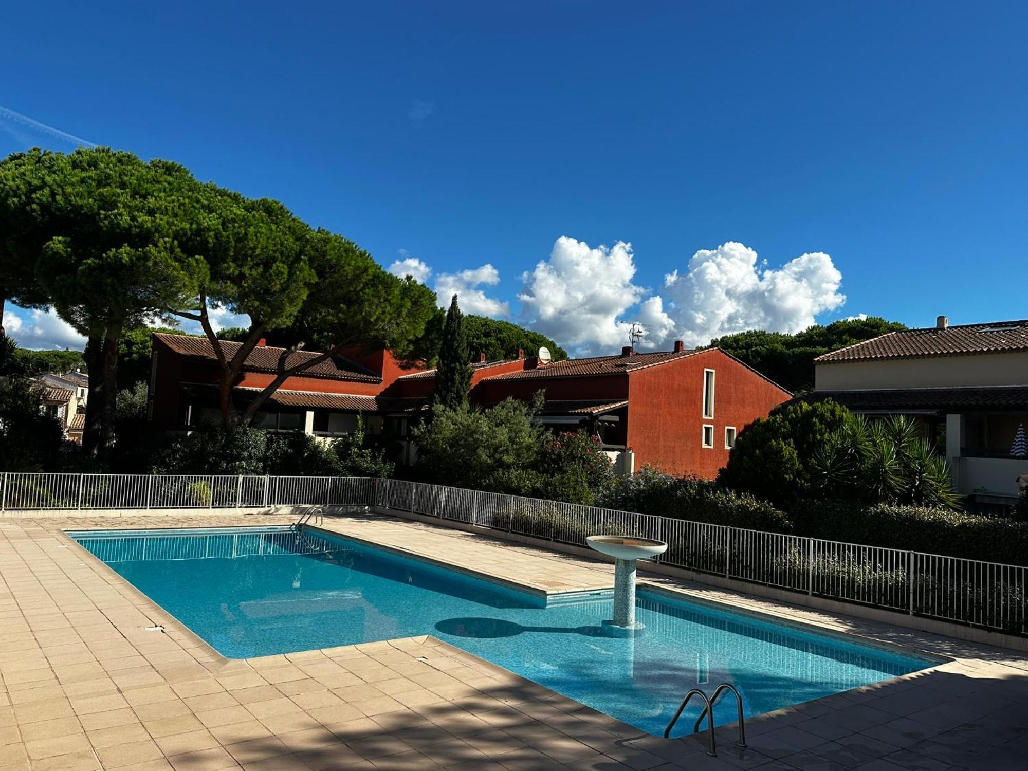 Frejus - Appartement 4 Personnes - Piscine Екстер'єр фото